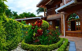 Hostal Valle De Las Camelias